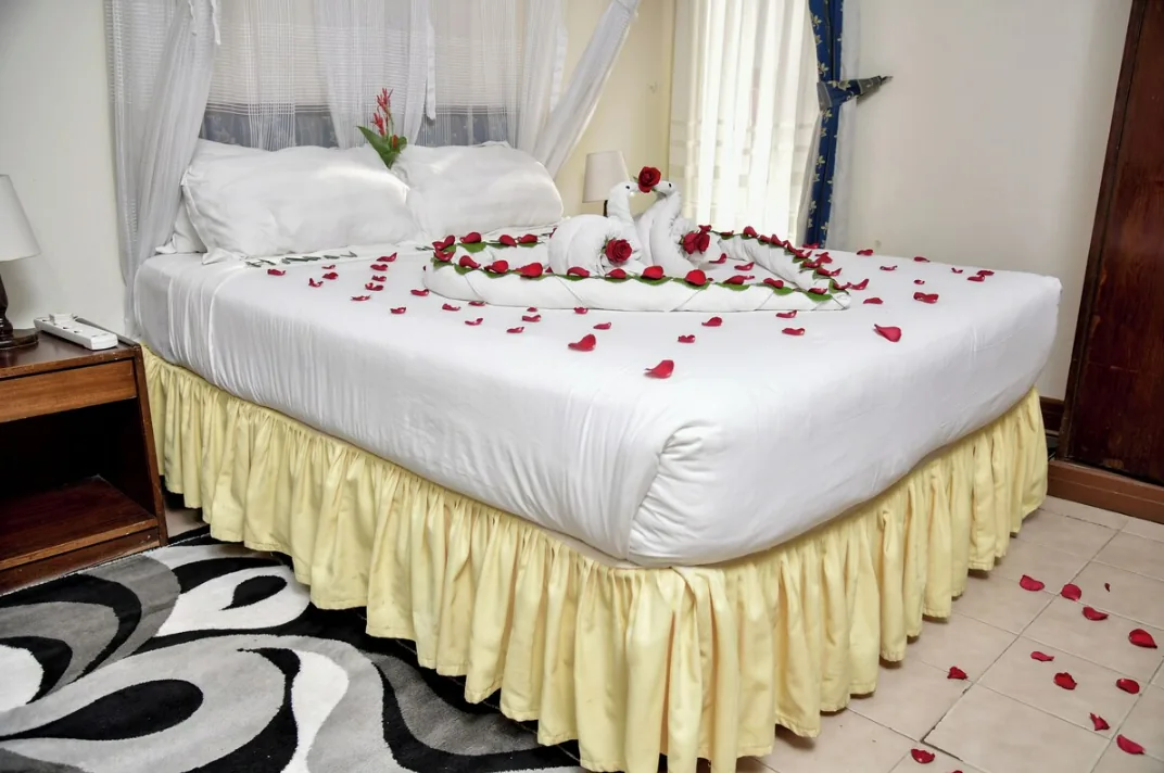 Honeymoon Suite